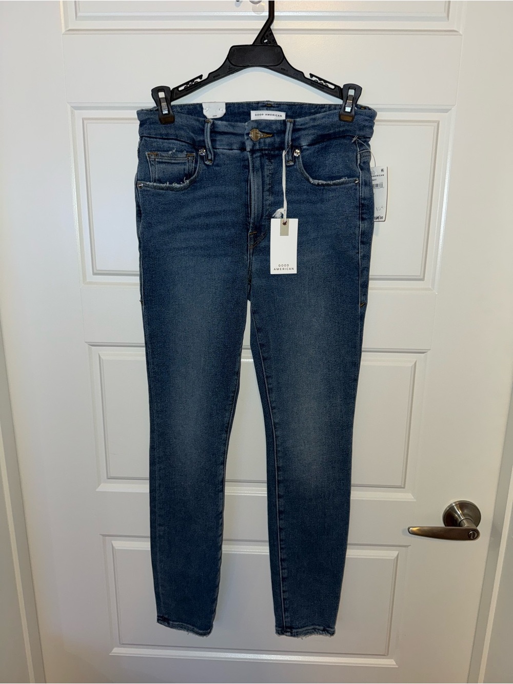 Good American Skinny Jeans in Dark Wash Blue